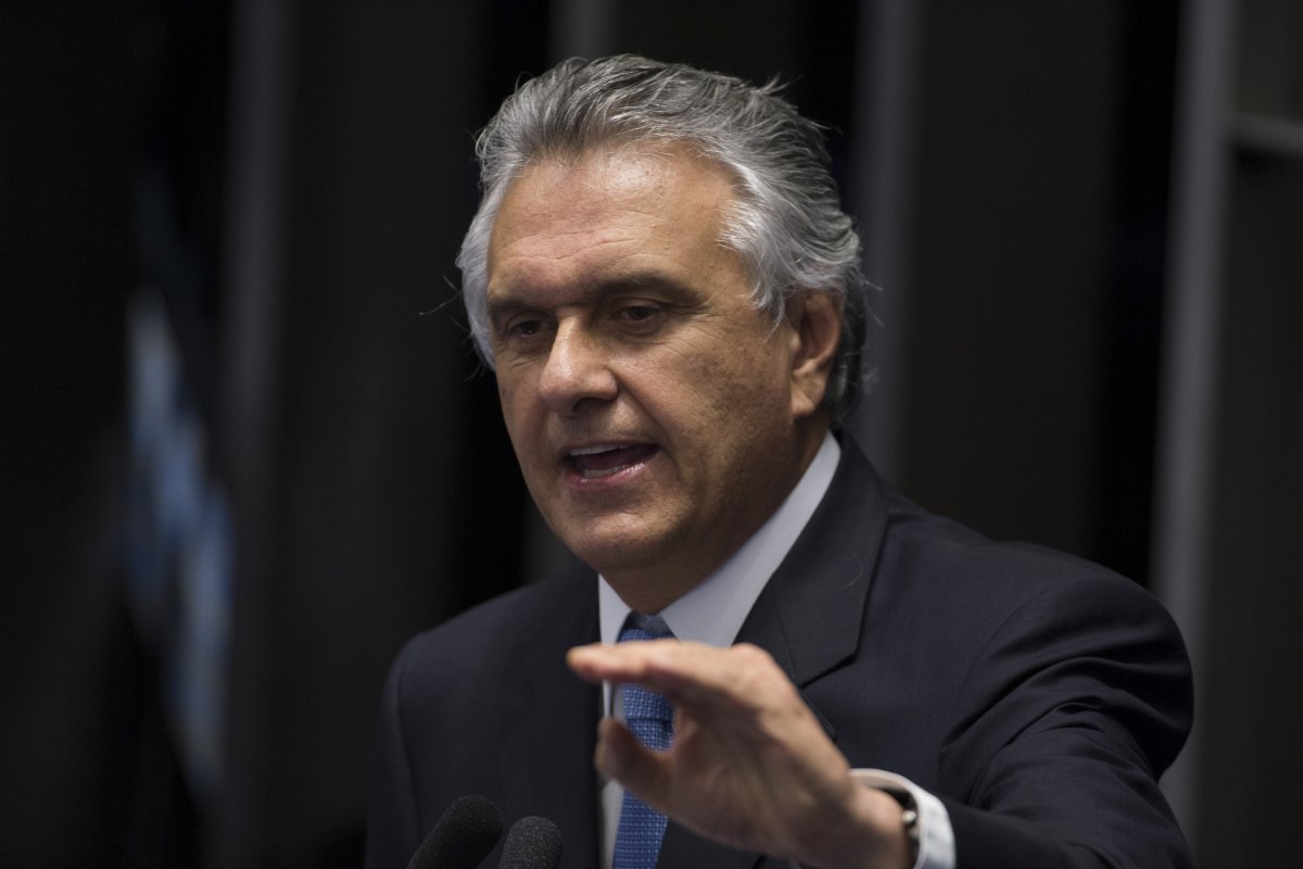 [Governador de Goiás, Ronaldo Caiado sofre infarto e é internado ]