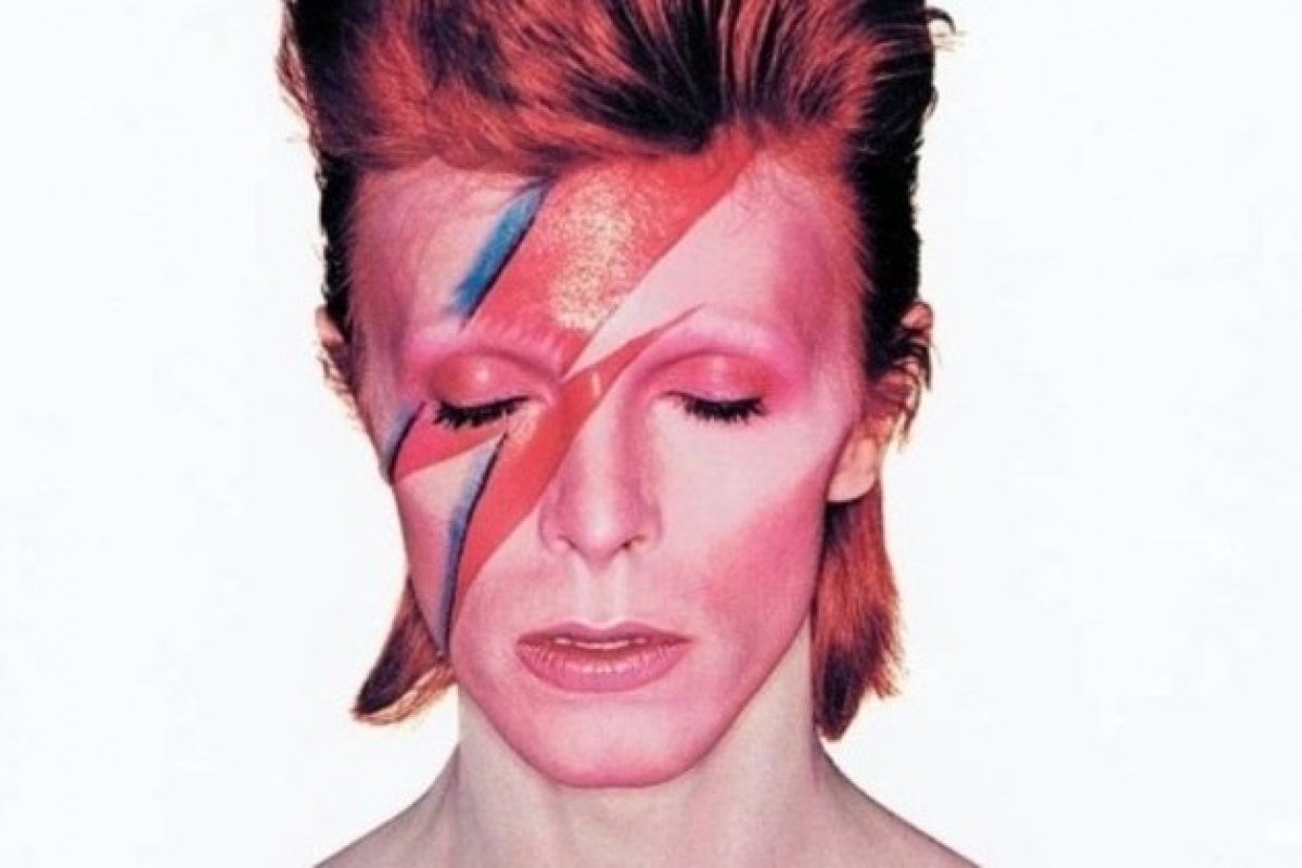 [Catálogo de David Bowie é vendido por US$ 250 milhões para a Warner ]