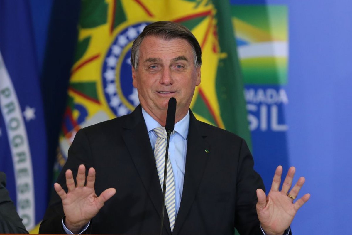 [Conta oficial da Infraestrutura compartilha postagem de propaganda à Bolsonaro]