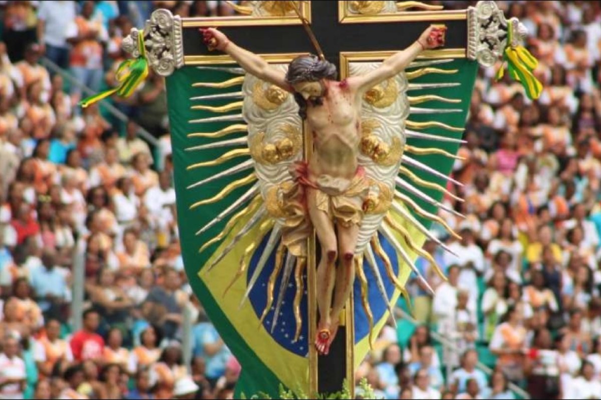 [Vídeo: o desrespeito da fé no Senhor do Bonfim e as 