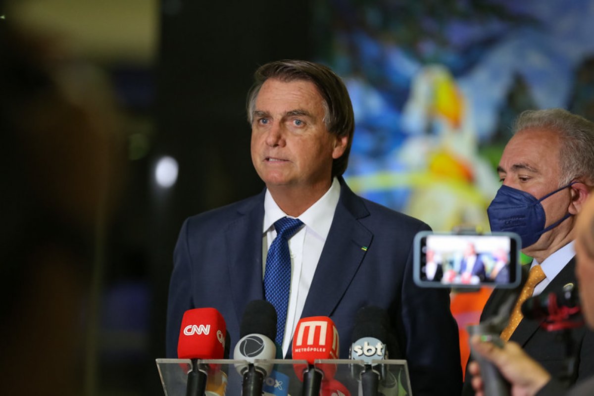 [Bolsonaro diz que cortou recursos previstos no Orçamento de 2022]