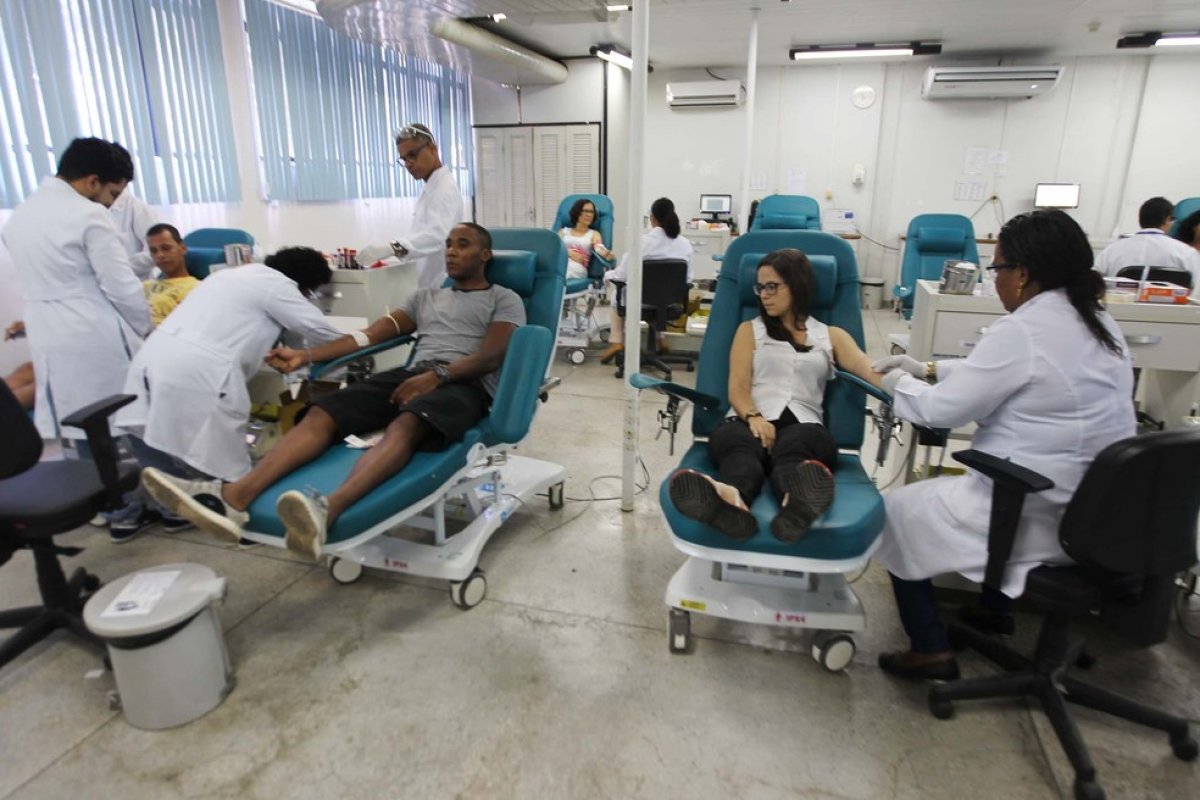 [Hemoba adota novos critérios para doação de sangue em relação a infecções por Covid-19]