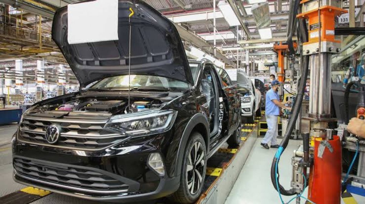 [Volkswagen promete reduzir consumo dos veículos no país ]