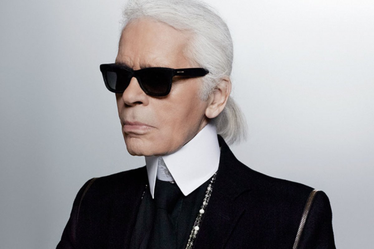 [Karl Lagerfeld ganha memorial em Paris ]