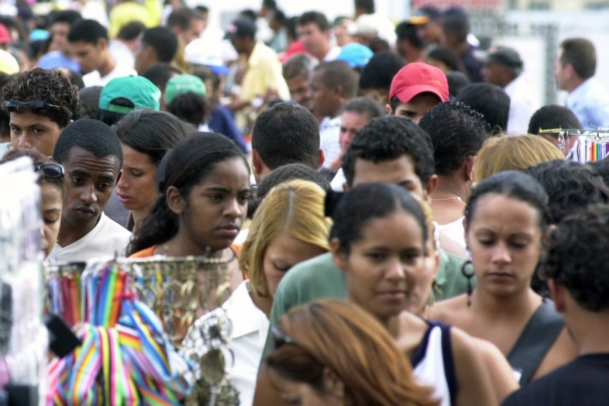[Salvador registra recorde de famílias endividadas em 2021]
