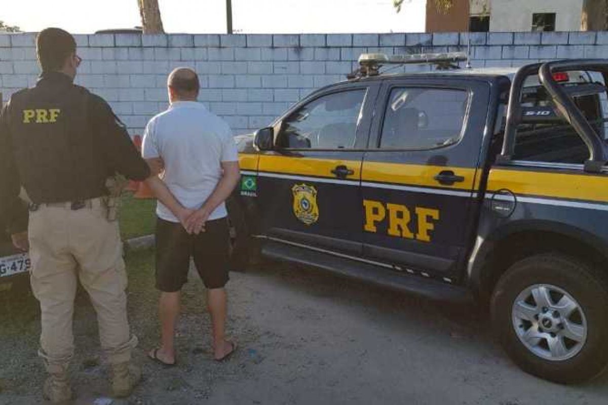 [Homem é preso após dirigir embriagado em Porto Seguro ]