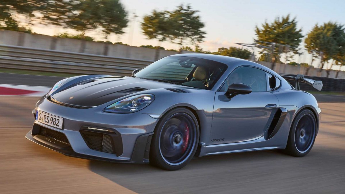 [Porsche quer ter 80% das vendas focadas em modelos elétricos até 2030]