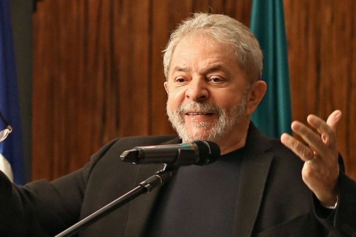 ['Mundo está chato para cacete', diz Lula ao criticar o politicamente correto]