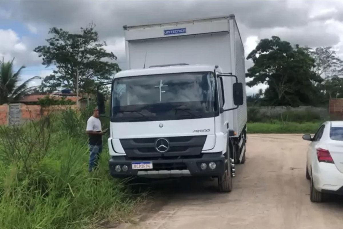 [Após roubar caminhão carregado de verduras no interior da Bahia, grupo é preso]