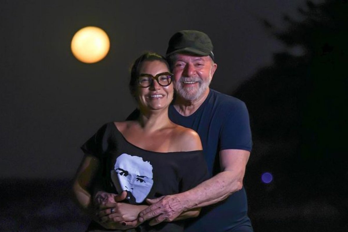 [Saiba tudo sobre o casamento do ex-presidente Lula com Janja!]