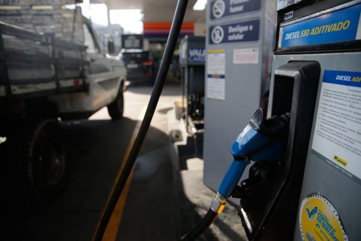 [ Petrobras alerta Governo Federal sobre risco de desabastecimento de diesel]