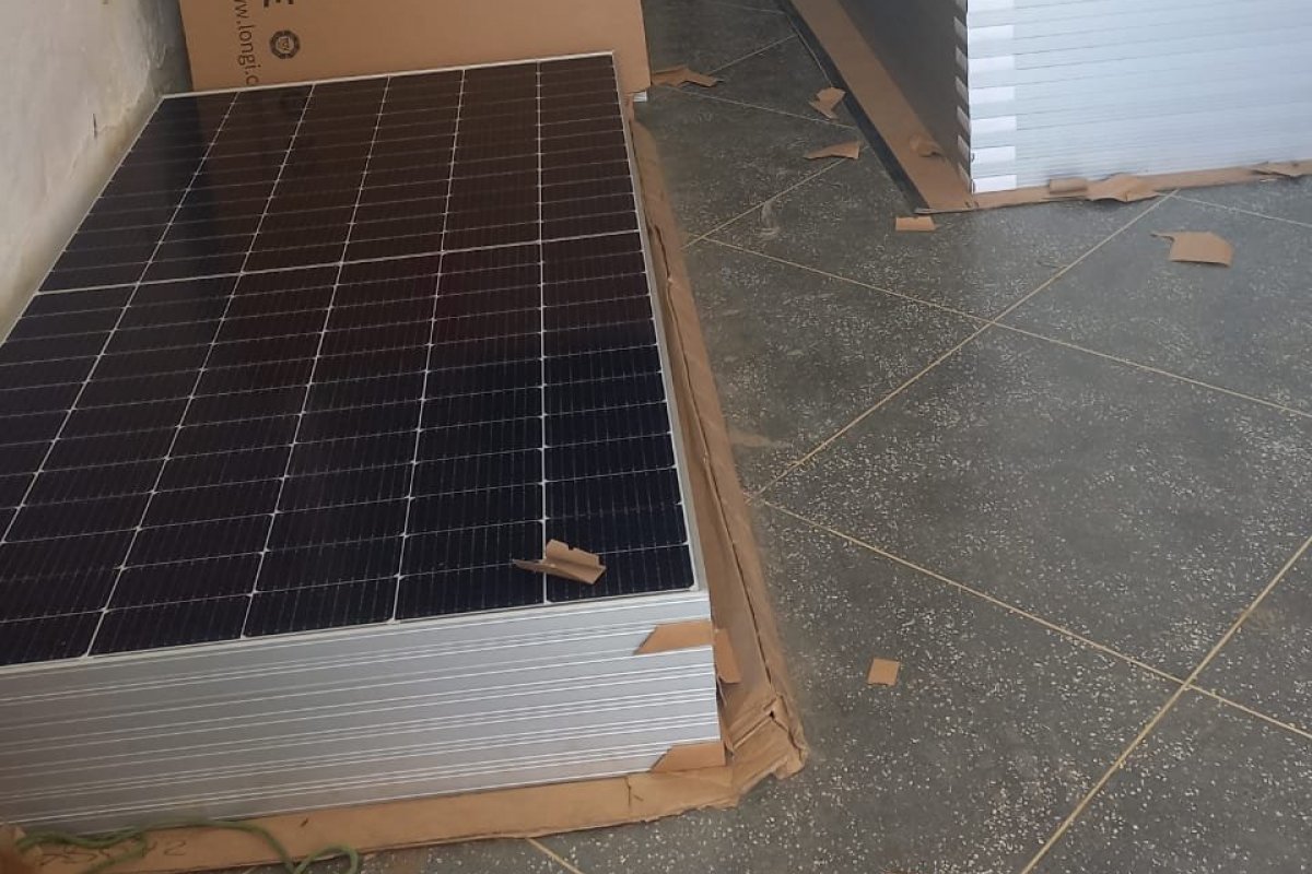 [Carga de placas solares avaliadas em mais de R$ 500 mil é recuperada na Bahia ]