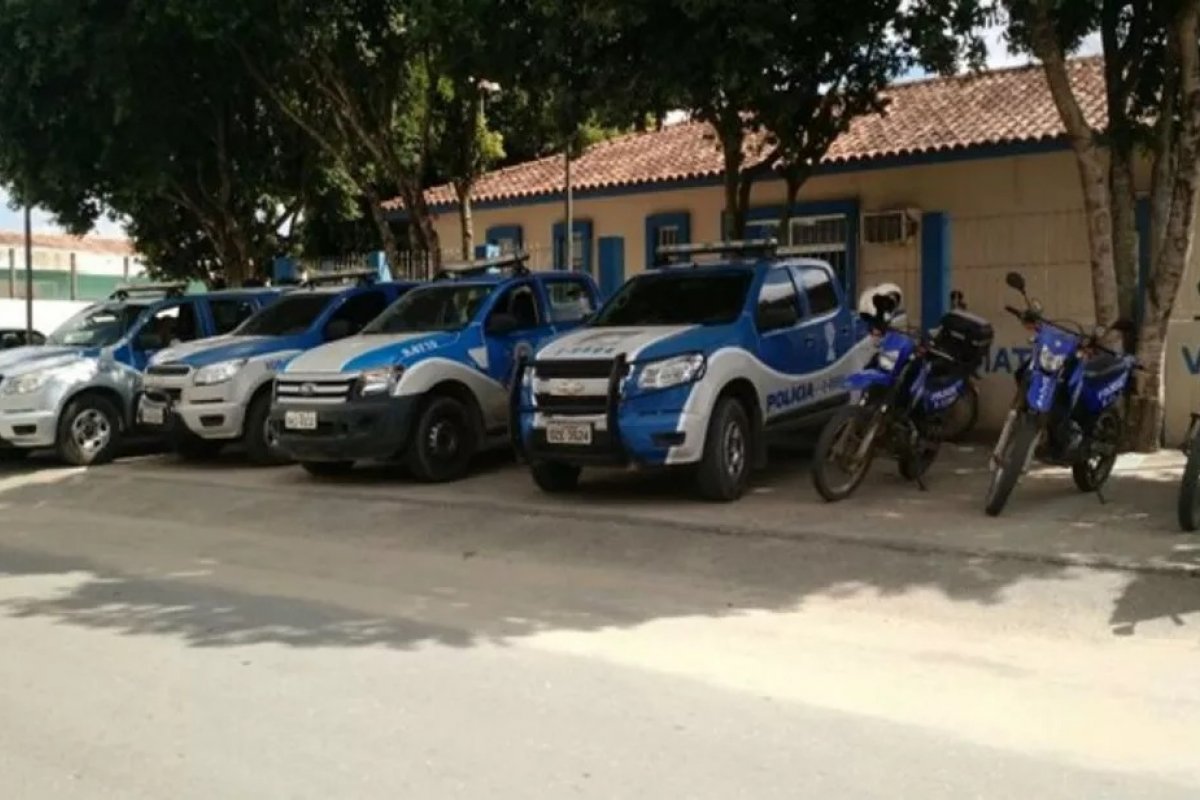 Homem é morto a tiros em