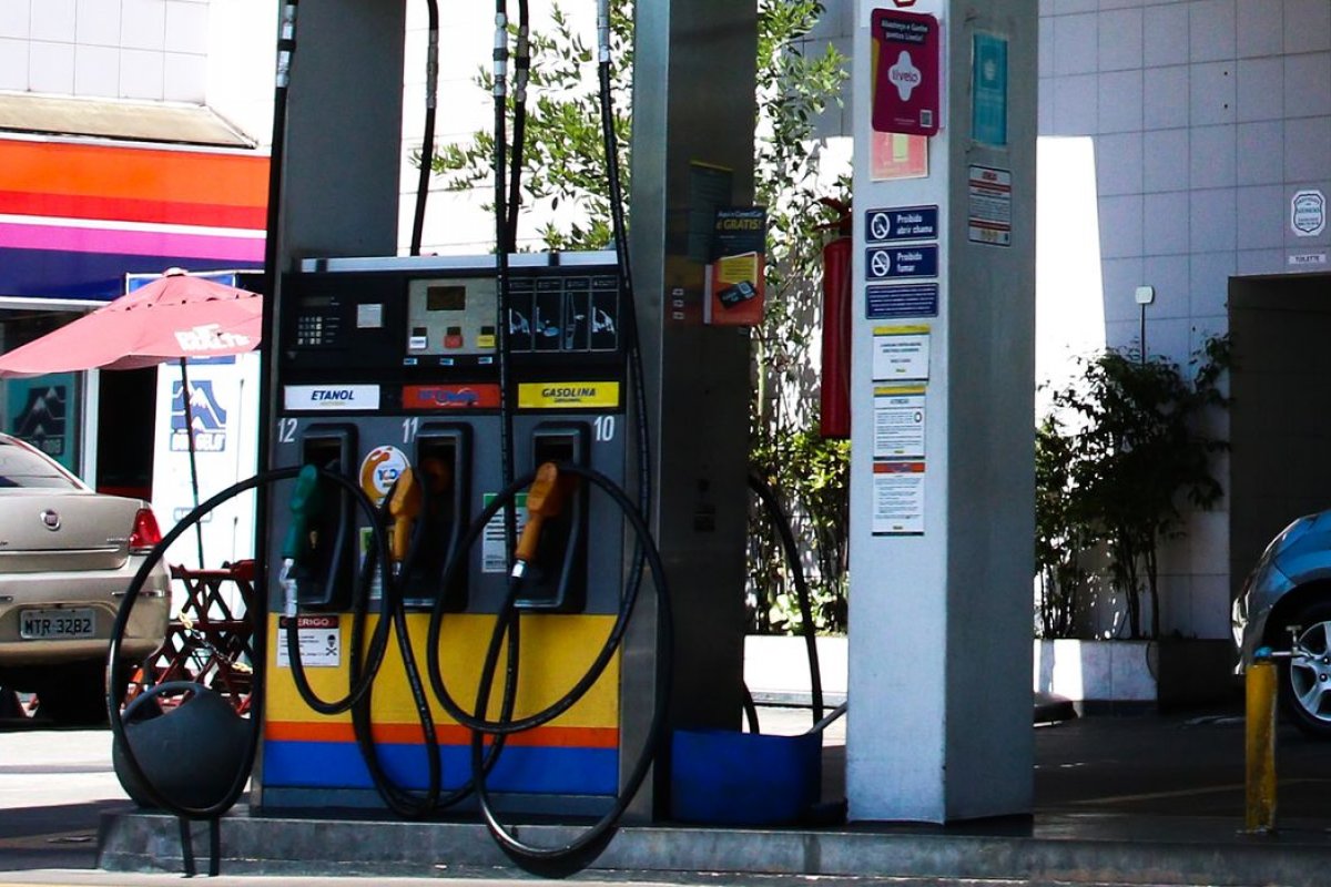 [ANP: Preços médios da gasolina e do diesel registram queda após redução do ICMS]