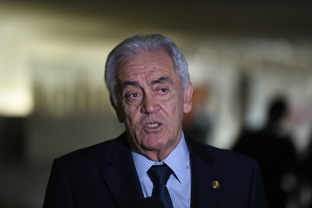 [Vídeo: Otto Alencar diz que quer 'pegar no pé de Bolsonaro']