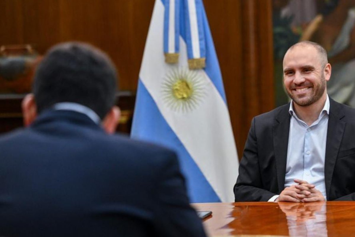 [Argentina: ministro da Economia Martín Guzmán renuncia ao cargo]