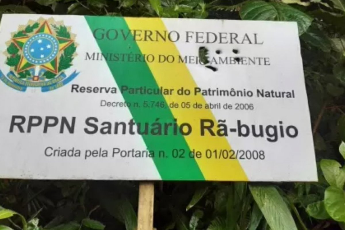 [Casa de ambientalistas é alvejada por tiros em Santa Catarina]