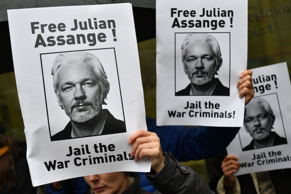 [Presidente do México propõe demolir Estátua da Liberdade se Assange morrer na prisão nos EUA]