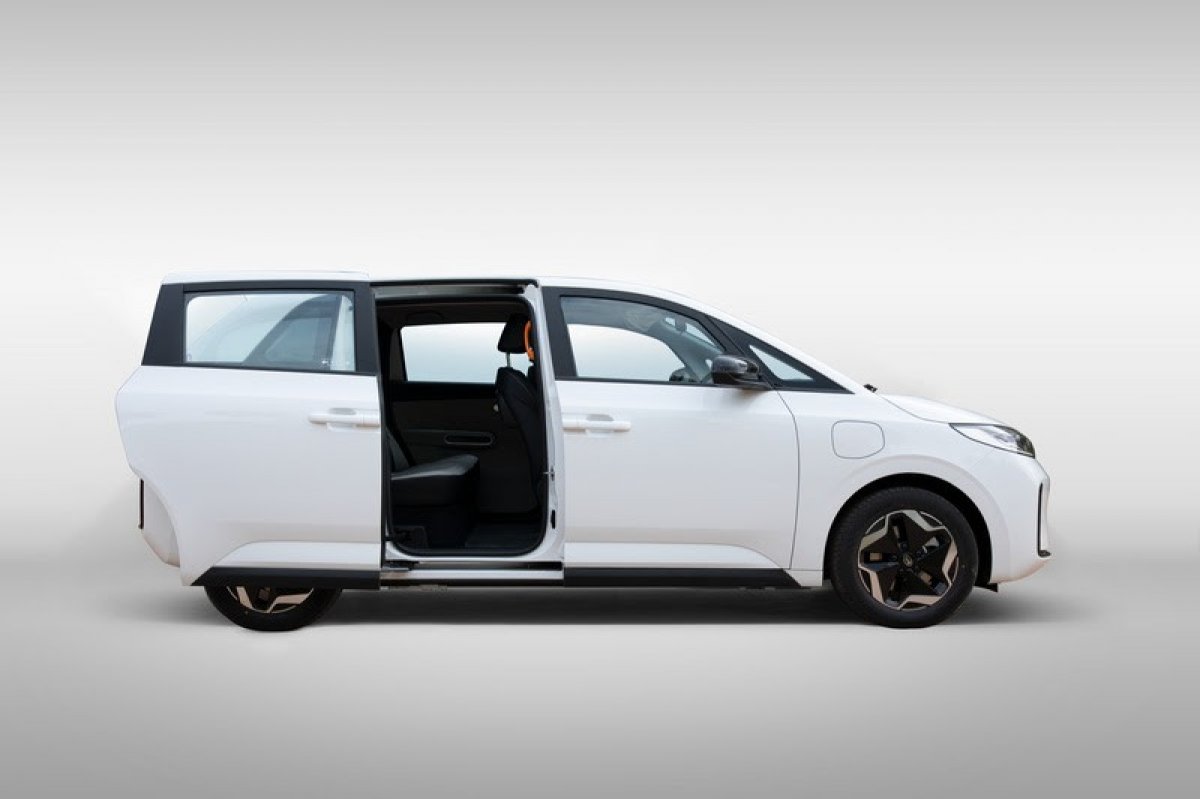 [BYD lança minivan elétrica com foco corporativo por R$ 269,9 mil]