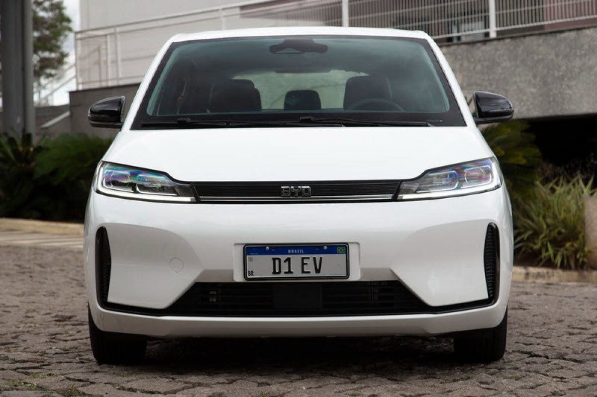 BYD lança minivan elétrica com foco corporativo por R$ 269,9 mil
