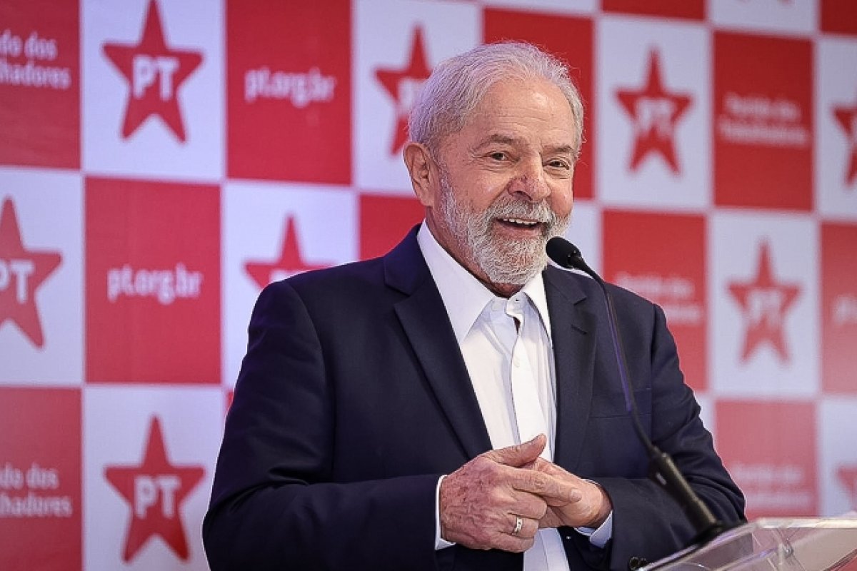 [Líderes do MDB discutem apoio à pré-candidatura de Lula (PT) à Presidência]