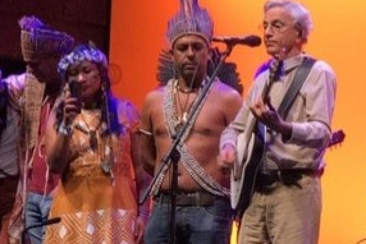[Lulu Santos, Caetano Veloso e Maria Gadú fazem show em prol da Amazônia!]