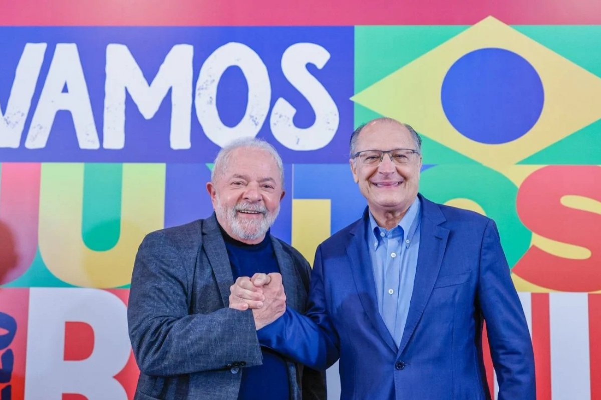 [PT e PSB, da chapa Lula-Alckmin, são adversários em ao menos 12 estados]