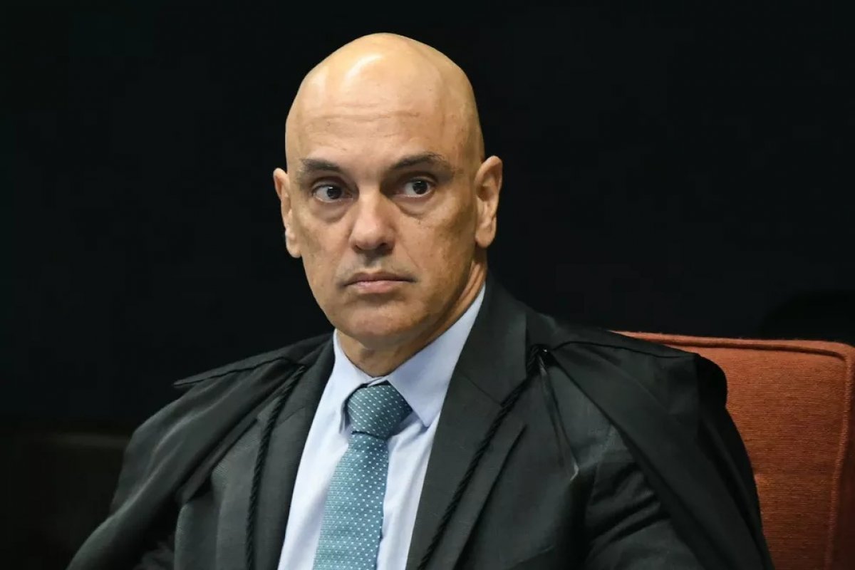 [Moraes vota para negar recursos que buscam interromper investigações contra Bolsonaro]