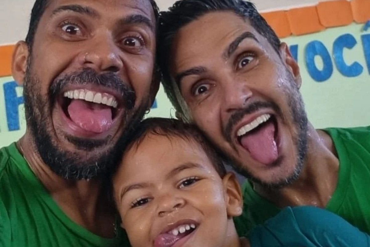 [Dia dos pais: casal homoafetivo opta por doação para viver a paternidade]