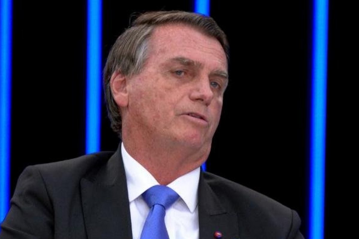 [“Eu trato as mulheres com carinho”, diz Bolsonaro em sabatina na Rede TV]