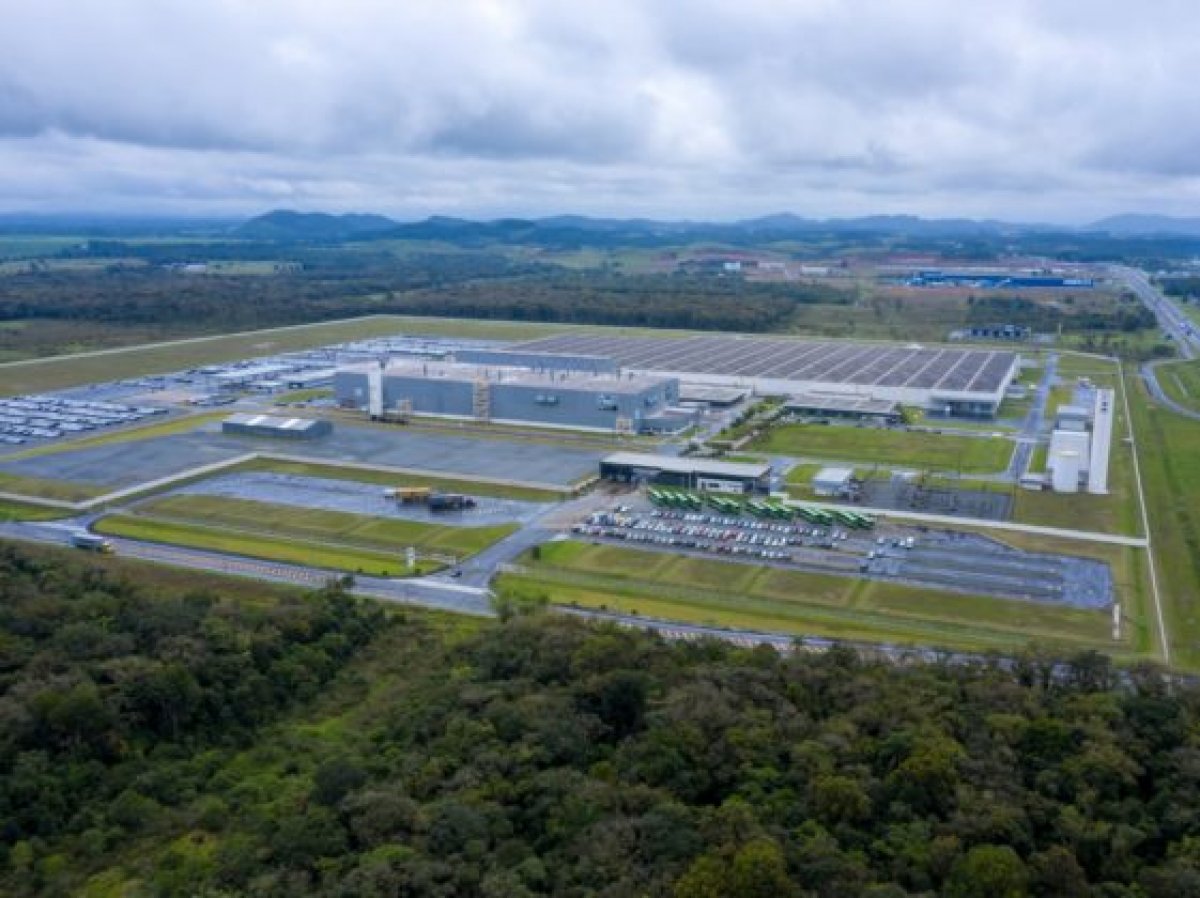 [BMW abre fábrica brasileira em SC para visitantes ]