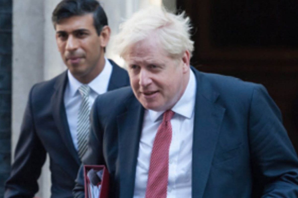 [Boris Johnson e Rishi Sunak lideram corrida para próximo primeiro-ministro do Reino Unido]