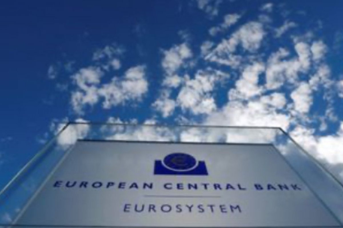 [Em tentativa de combate à inflação, BCE eleva taxa de juros em 0,75 ponto percentual ]