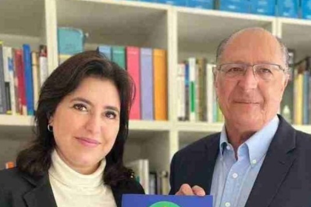[Alckmin anuncia Simone Tebet como líder de área social do governo de transição]