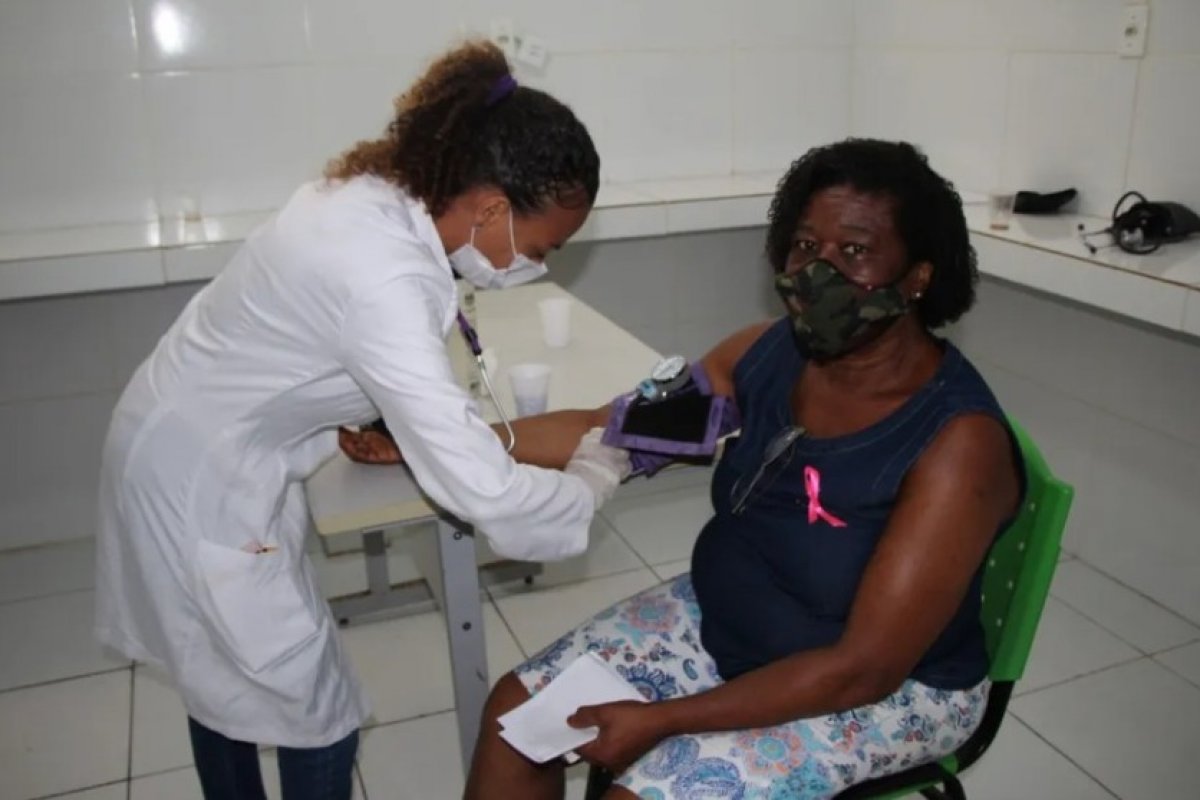[Feira de Saúde e Cidadania oferece serviços gratuitos a moradores de Narandiba, em Salvador ]