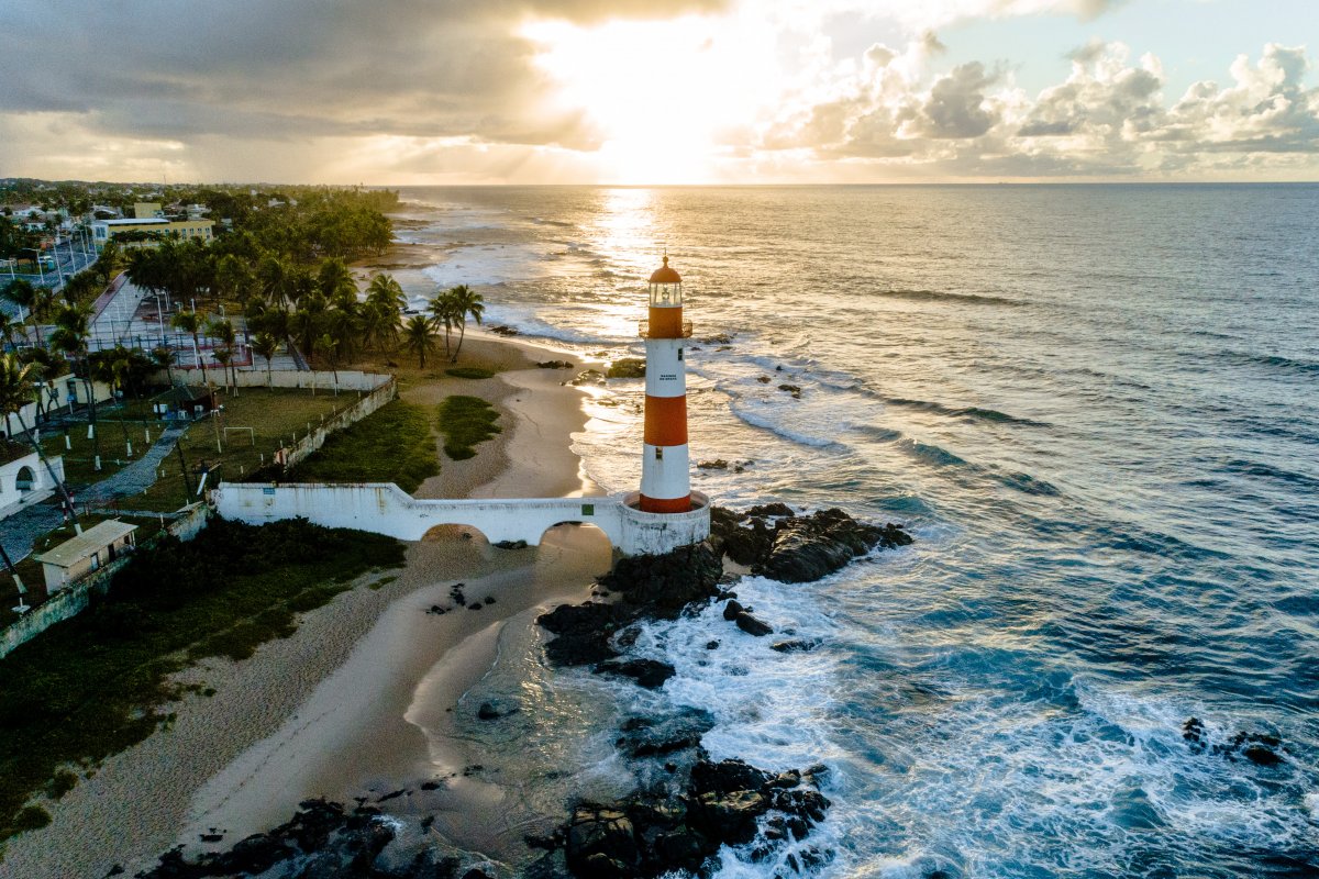 [Bahia figura no top 5 de estados com as melhores praias do país! ]