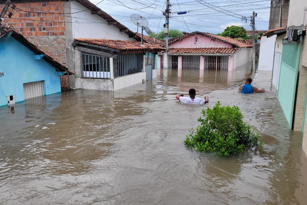 [Vídeo: após um ano, sul e extremo sul da Bahia revivem tensão causada por chuvas]