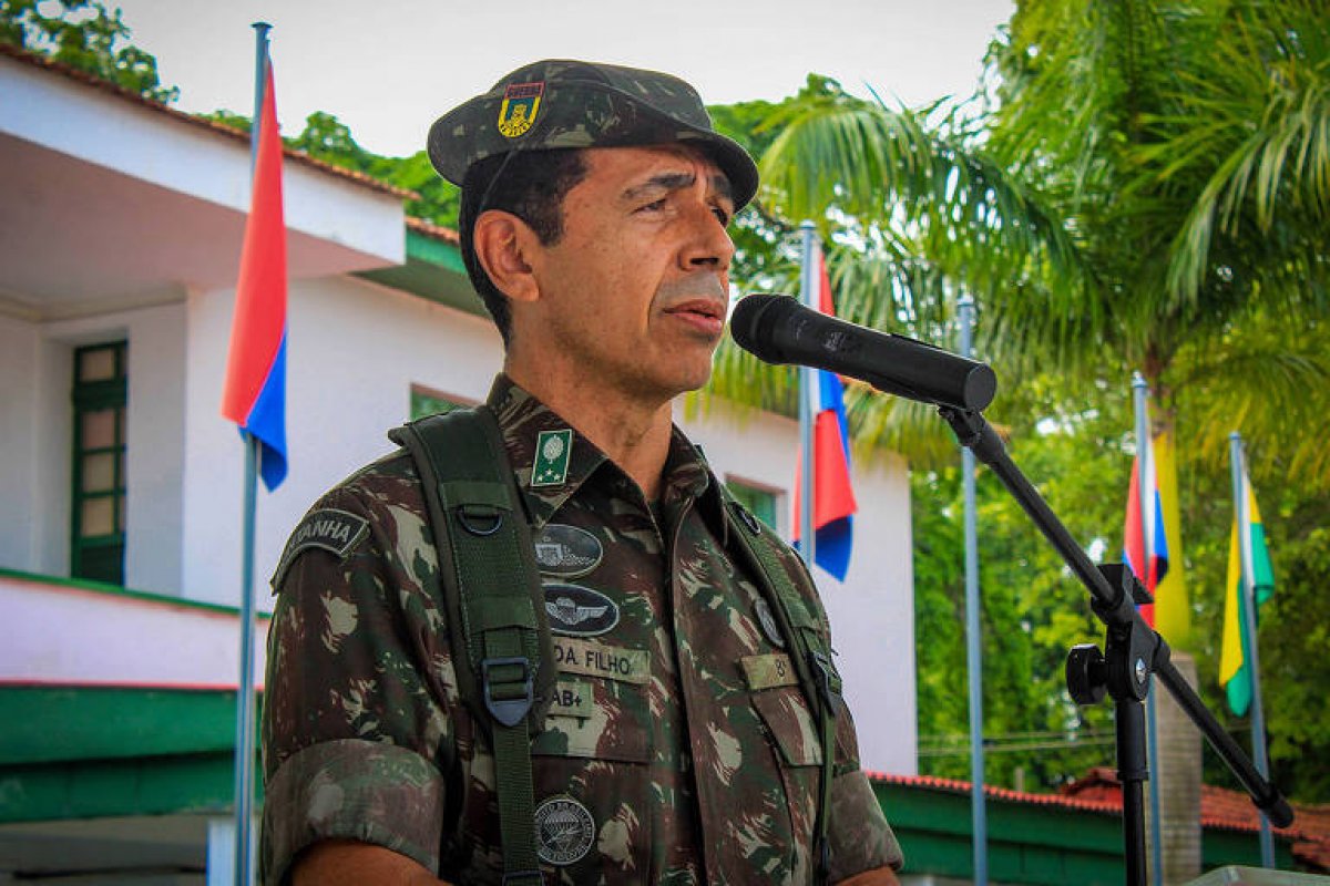 [ONU nomeia general brasileiro para o comando das tropas de paz no Congo]