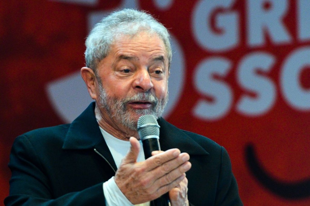 [Dos 37 ministros escolhidos por Lula, ao menos 16 já foram investigados ]
