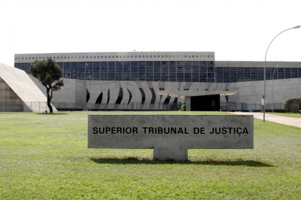 [STJ concede semiaberto para estuprador]