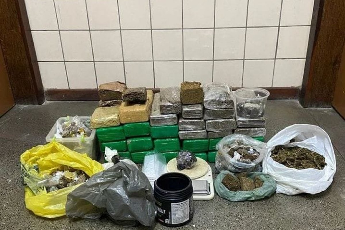 [Cerca de 30 kg de drogas são apreendidos em cidade no sudoeste da Bahia ]
