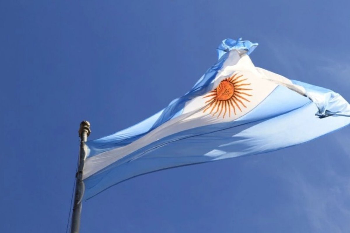 [Inflação na Argentina registra alta de 7,7% em março, aponta Indec]