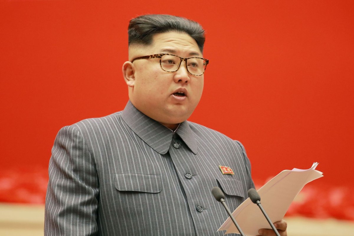 [Líder da Coreia do Norte ordena lançamento do primeiro satélite espião do país ]