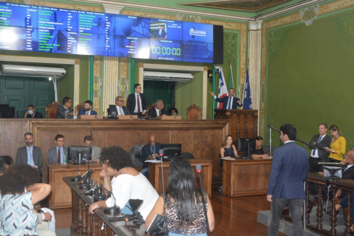 [Câmara adia novamente análise de vetos da prefeitura de Salvador]