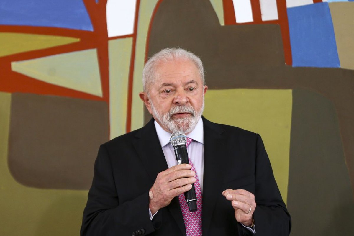 [Lula encaminha ao Congresso PL de reajuste do salário mínimo acima da inflação ]