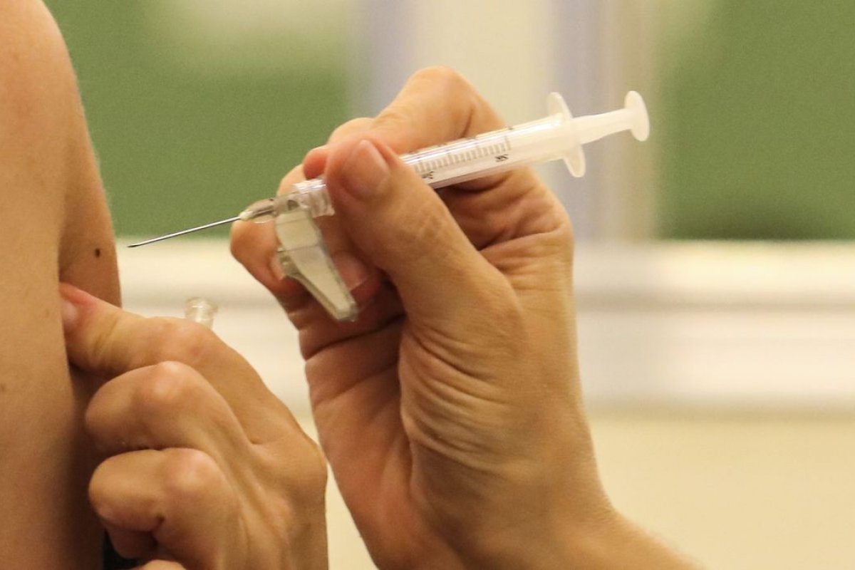 [Salvador retoma vacinação contra Covid-19 e gripe na segunda-feira (10)]