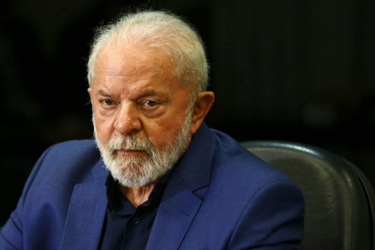 [Governo Lula privilegia associações ligadas a parentes de políticos com doações de máquinas, diz jornal]