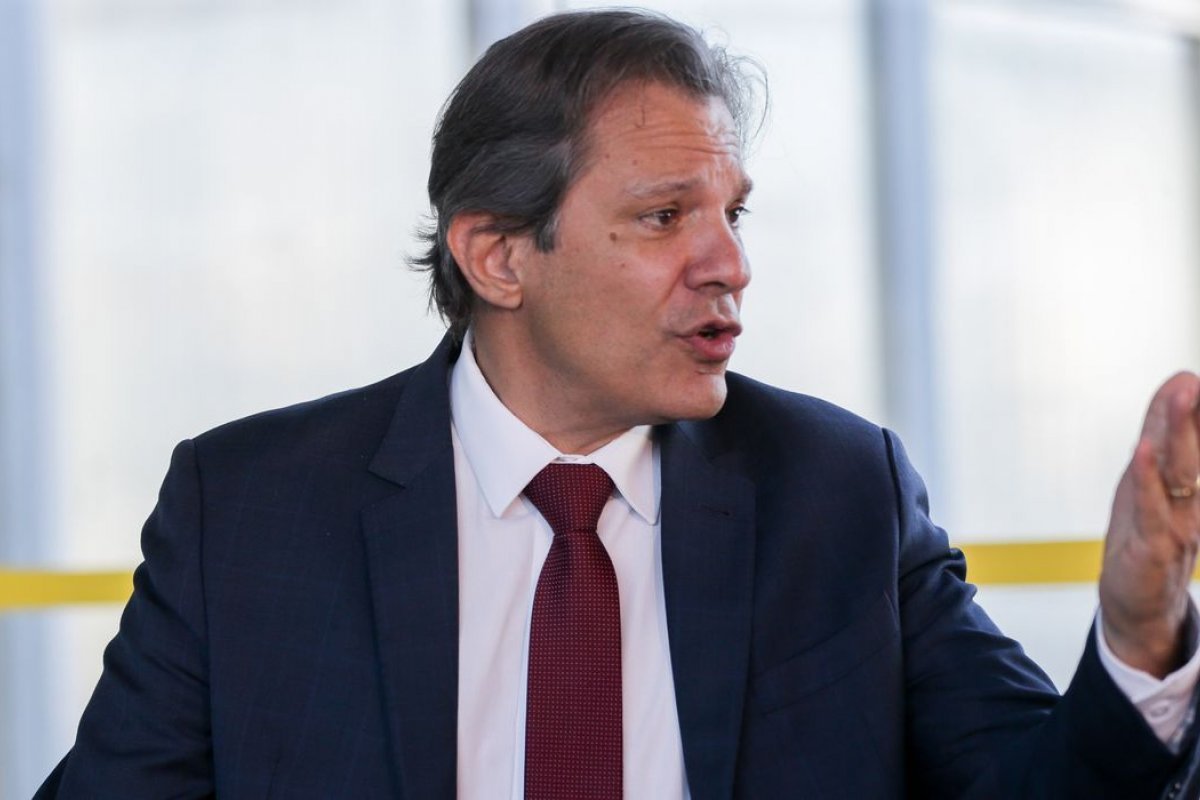 [Haddad afirma que os mais pobres ficarão para a última fase do Desenrola Brasil]