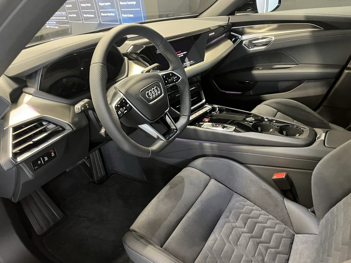 [Audi e-tron GT é novo esportivo elétrico lançado no país por R$ 699 mil ]