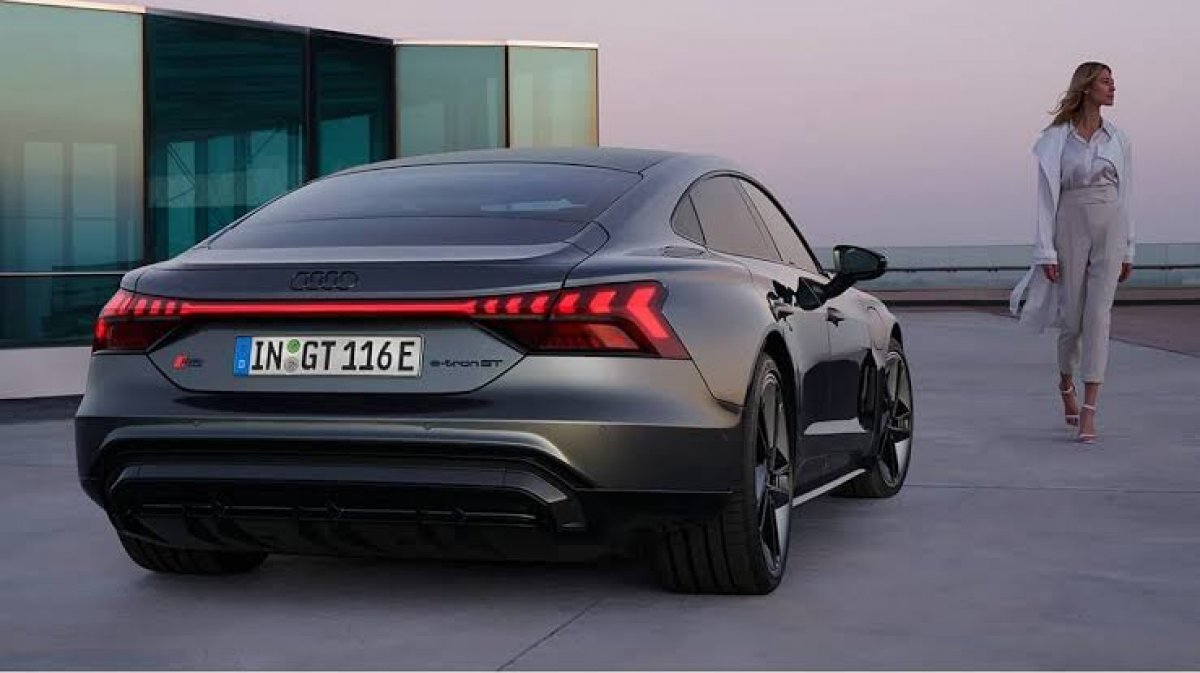 [Audi e-tron GT é novo esportivo elétrico lançado no país por R$ 699 mil ]
